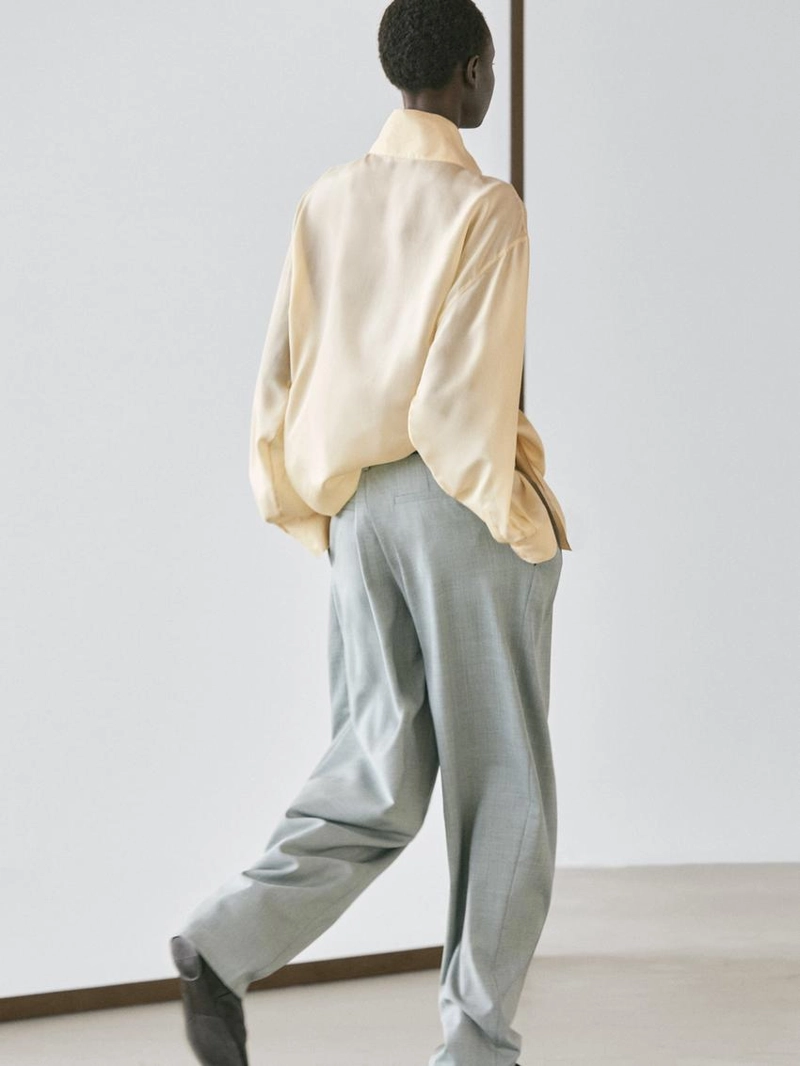 Брюки со складками и стрелками