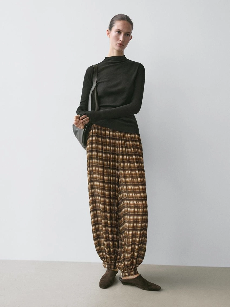 Брюки-сароуэл с широкими штанинами