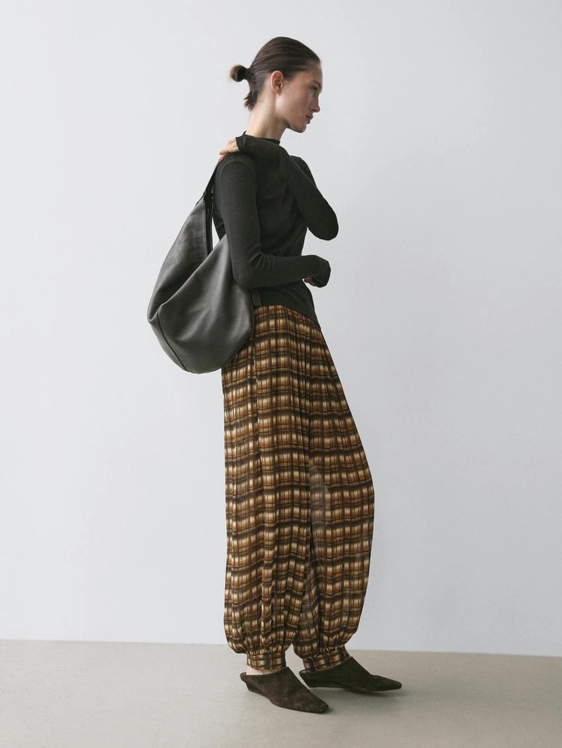 Брюки-сароуэл с широкими штанинами