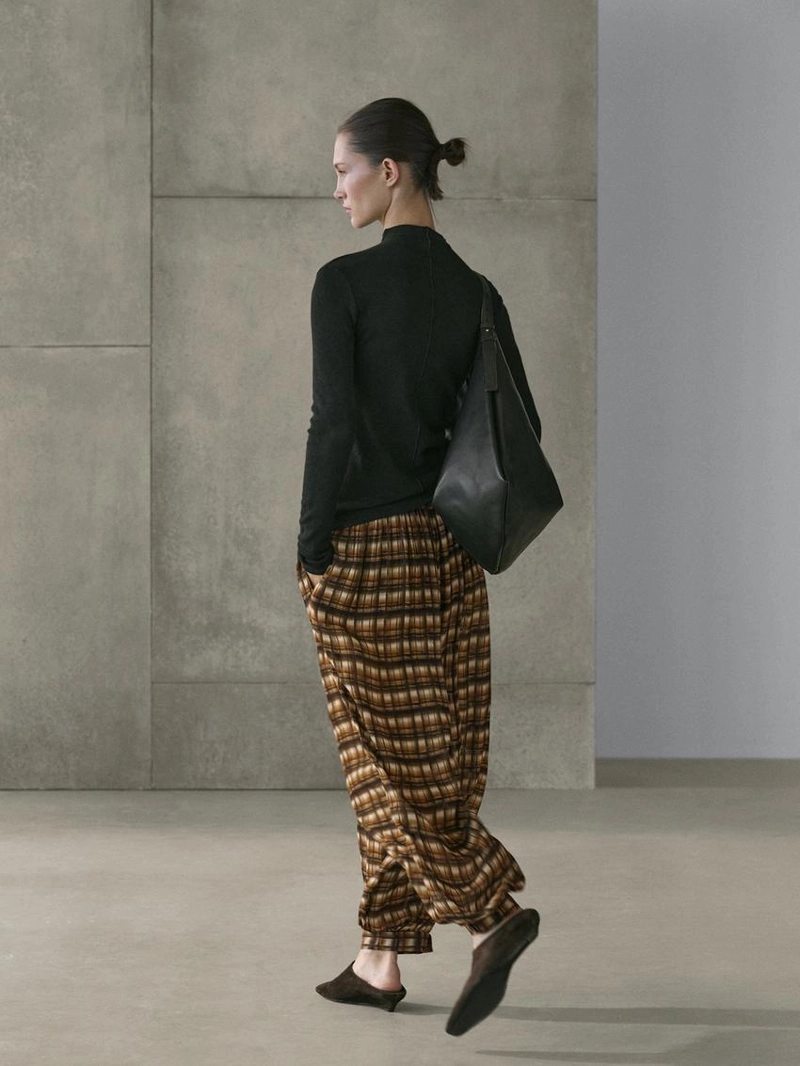 Брюки-сароуэл с широкими штанинами