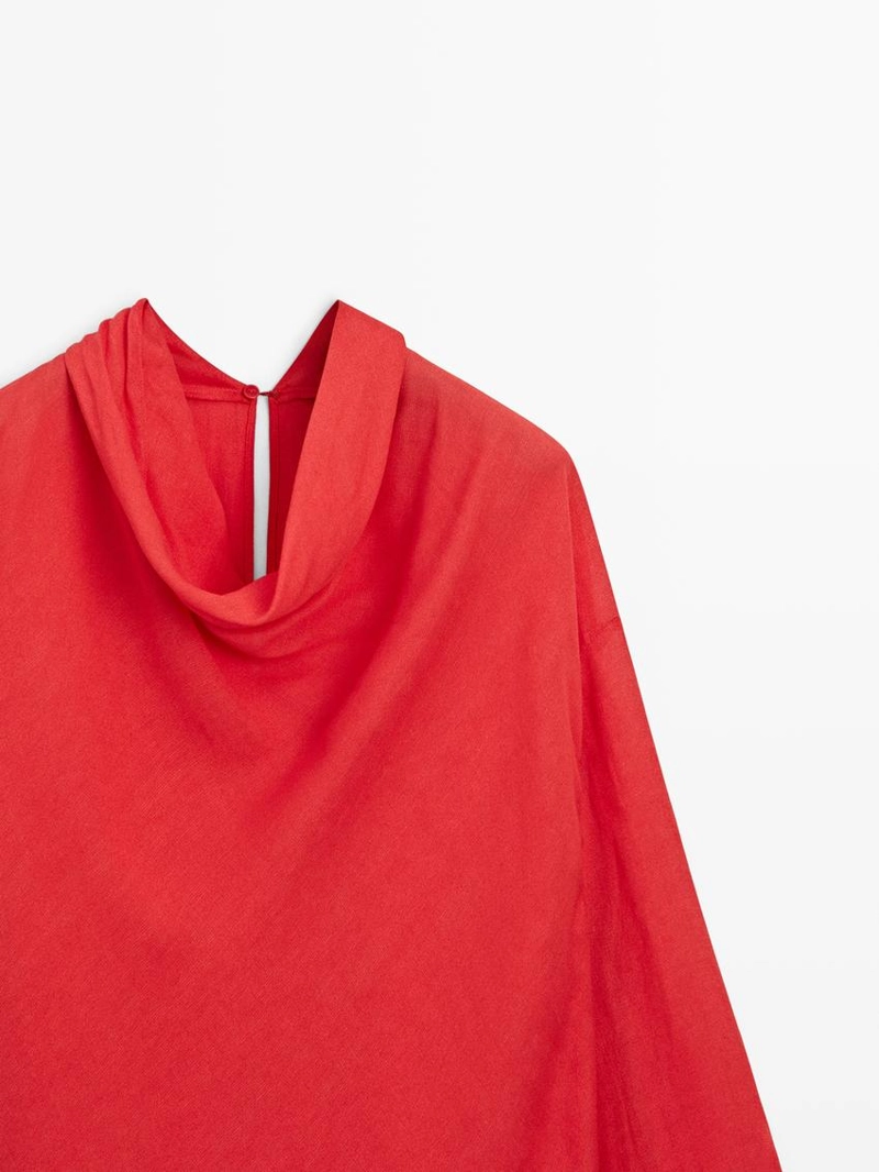 Блуза с плавным драпированным воротником