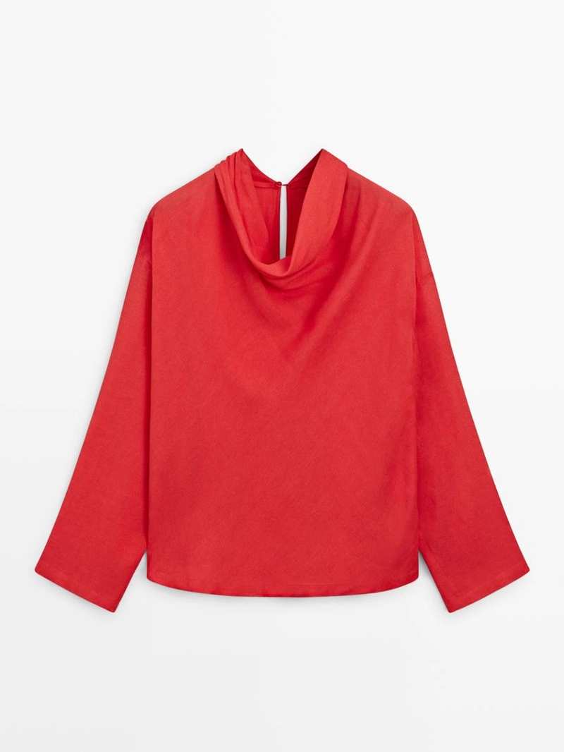 Блуза с плавным драпированным воротником