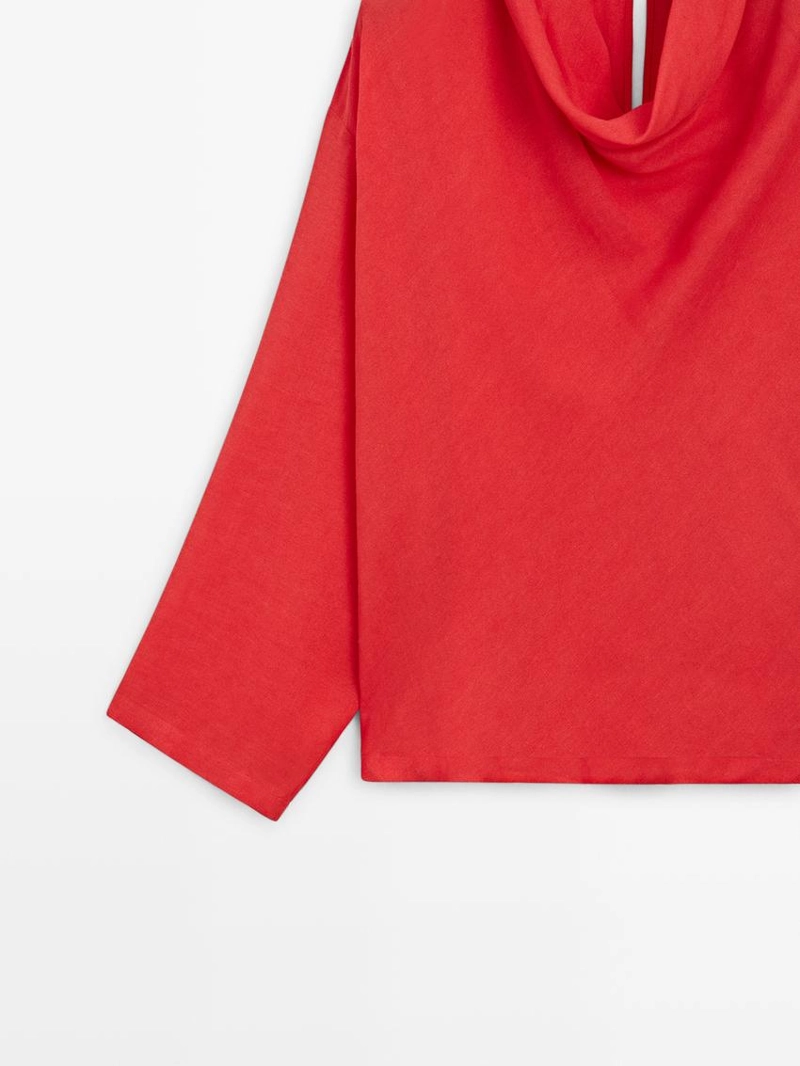 Блуза с плавным драпированным воротником