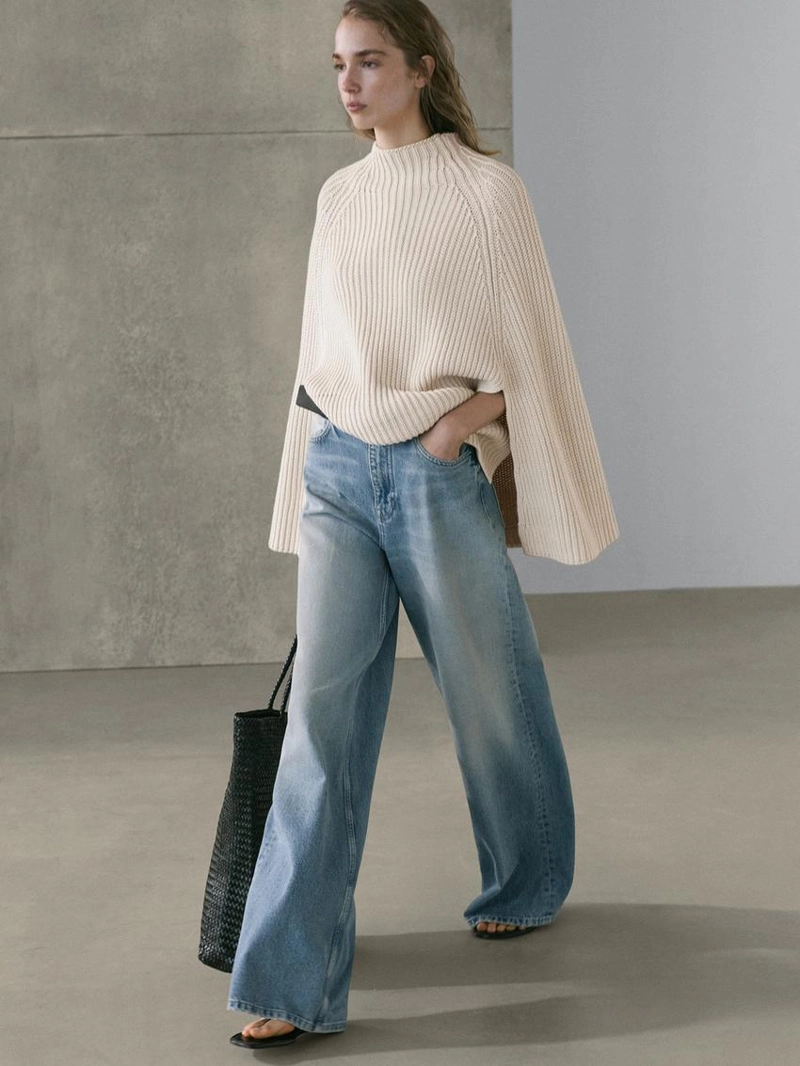 Джинсы с высокой посадкой и широкими брючинами