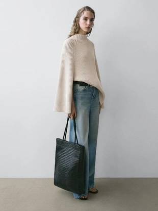 Джинсы с высокой посадкой и широкими брючинами- Заказать в России