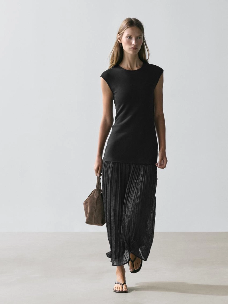 Платье с комбинированным плиссированным подолом