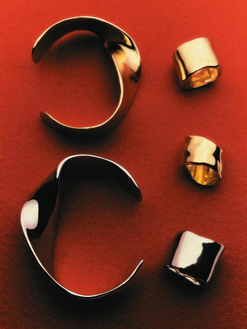 Широкий текстурированный браслет