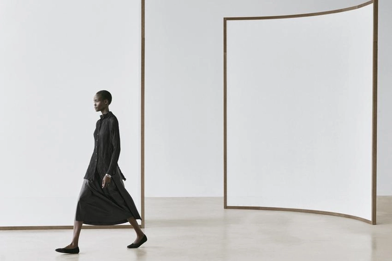 Рубашка с драпировкой и складками