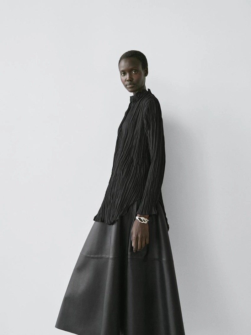 Рубашка с драпировкой и складками