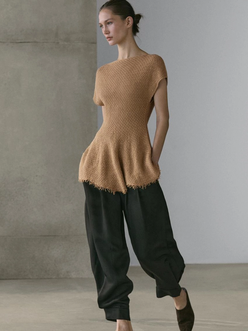 Топ из 100% льна с декоративной отделкой