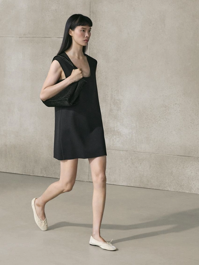 Платье мини из плотно вплетенного кружева