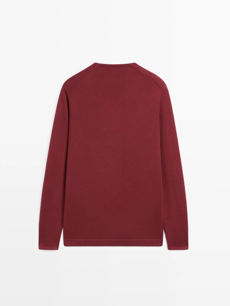 Свитер из хлопкового трикотажа с круглым вырезом