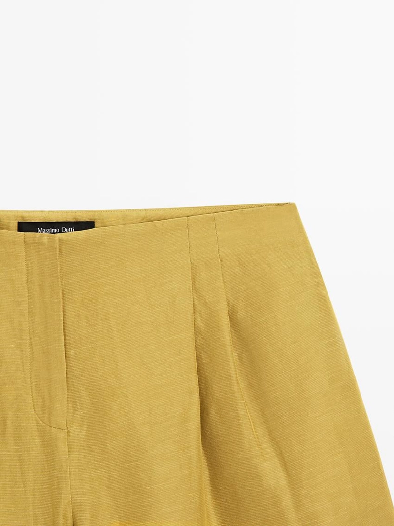 Шорты-бермуды из плотной смесовой ткани с отделкой в складку