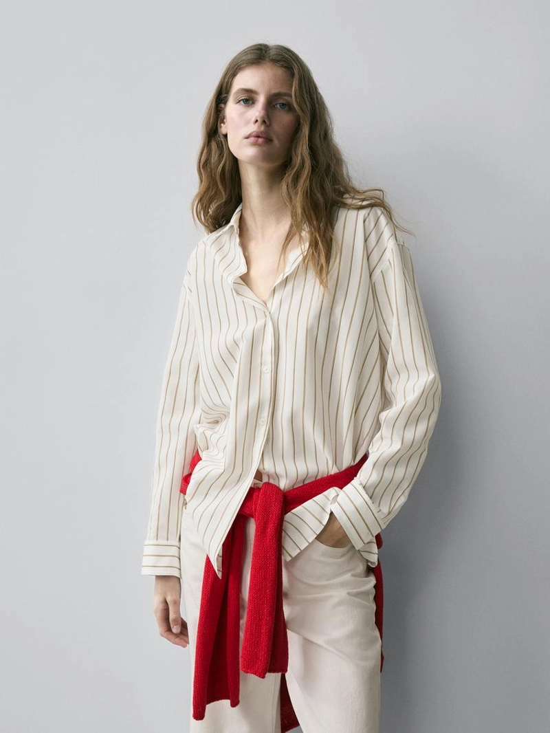 Рубашка в полоску белого цвета