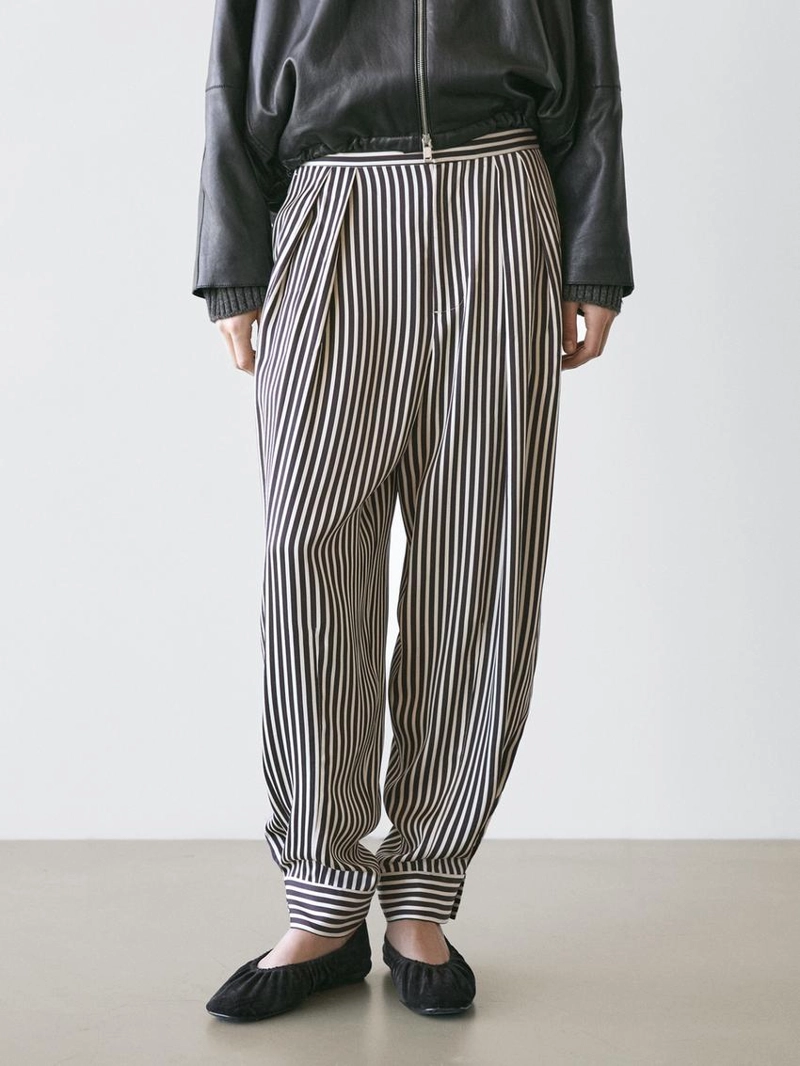 Полосатые брюки с запахом и вытачками