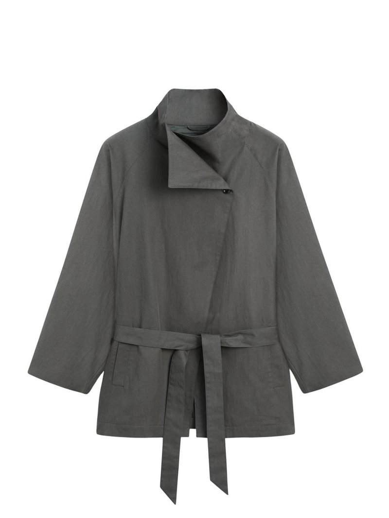 Короткое тренчкот из хлопково-синтетической смеси с поясом