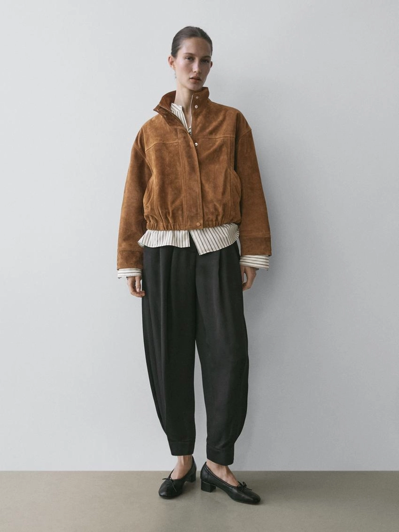 Короткая куртка из замши