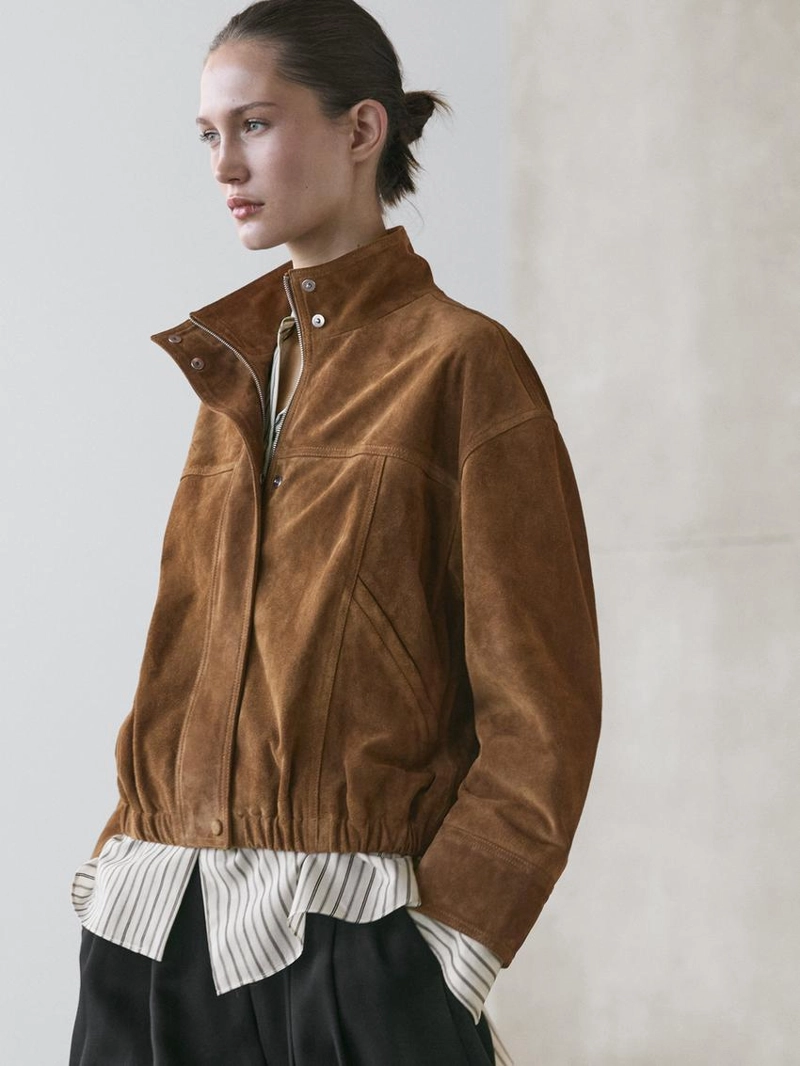 Короткая куртка из замши