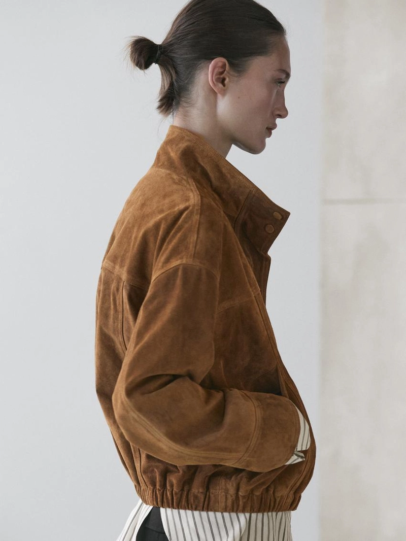 Короткая куртка из замши