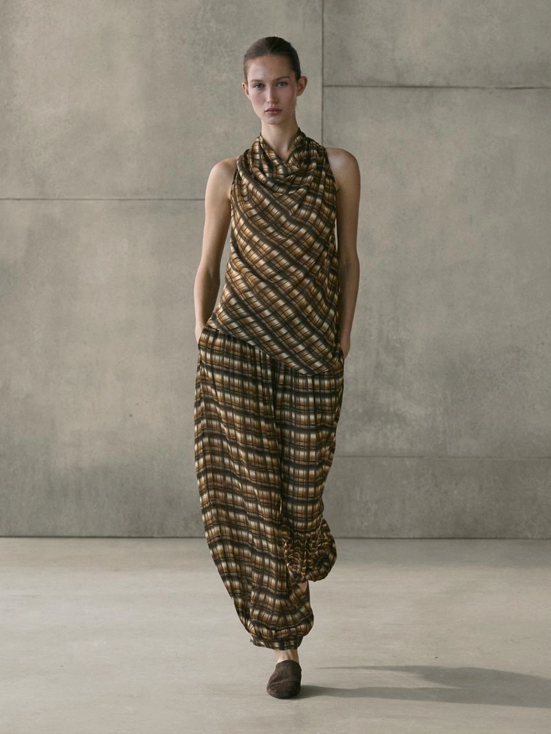 Легкий драпированный топ massimo dutti