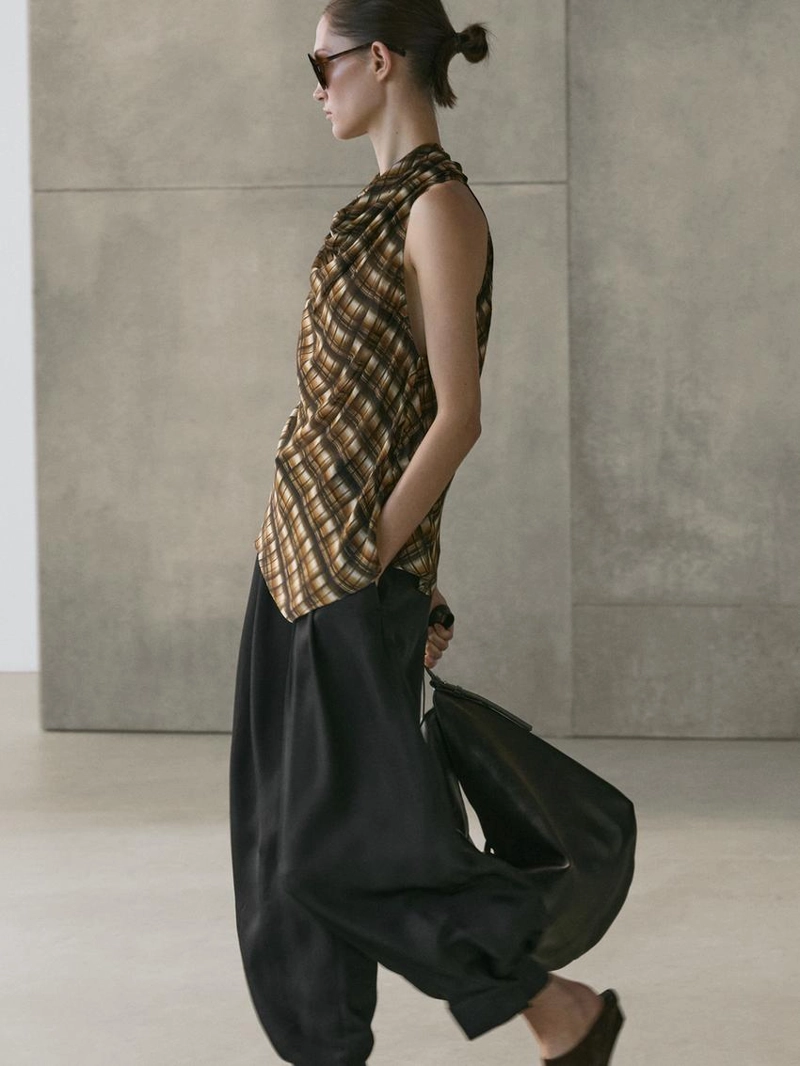 Легкий драпированный топ massimo dutti