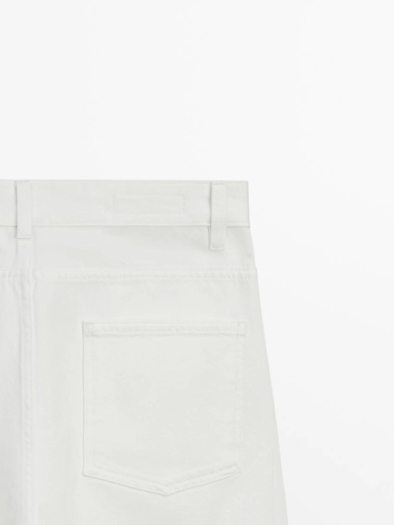 Джинсы с завышенной талией и свободным кроем