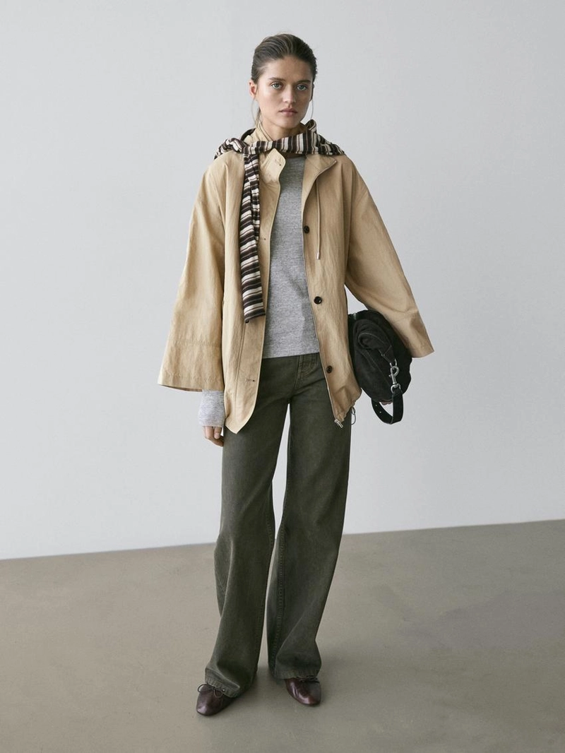 Утепленный парка с деталями капюшона