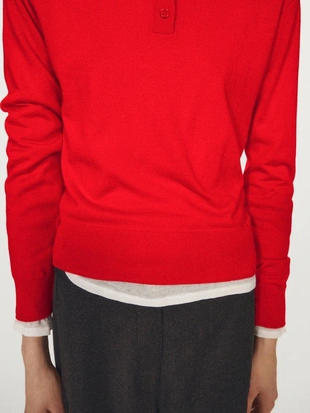 Вязанный свитер с отложным воротником и пуговицами- Заказать в России