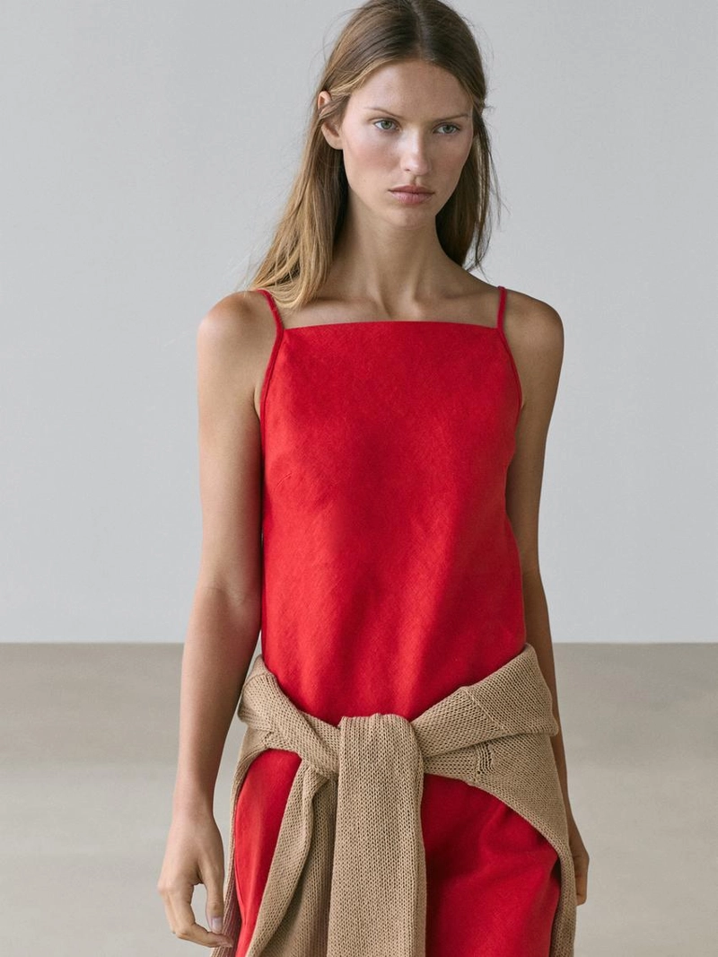 Миди-платье из льна с прямым вырезом