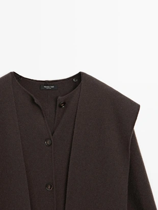 Пальто с длинным капюшоном и съемным шарфом- Заказать в России