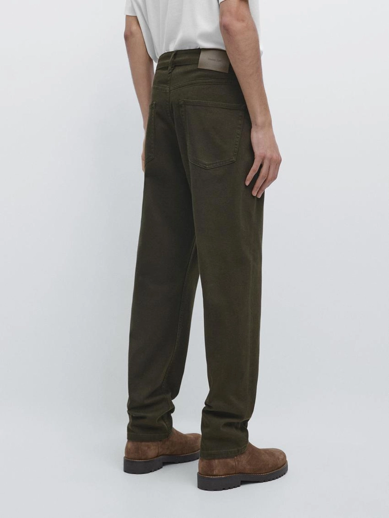 Джинсы с зауженным кроем