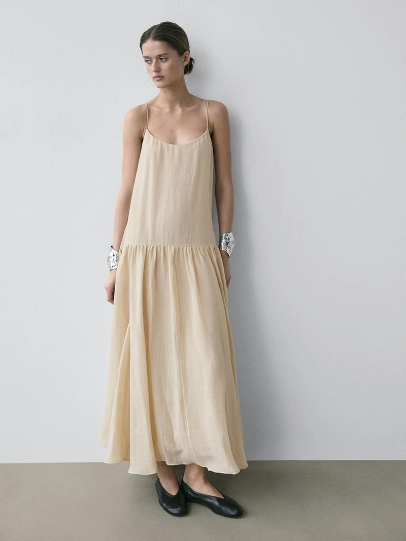 Платье миди с плиссированными деталями