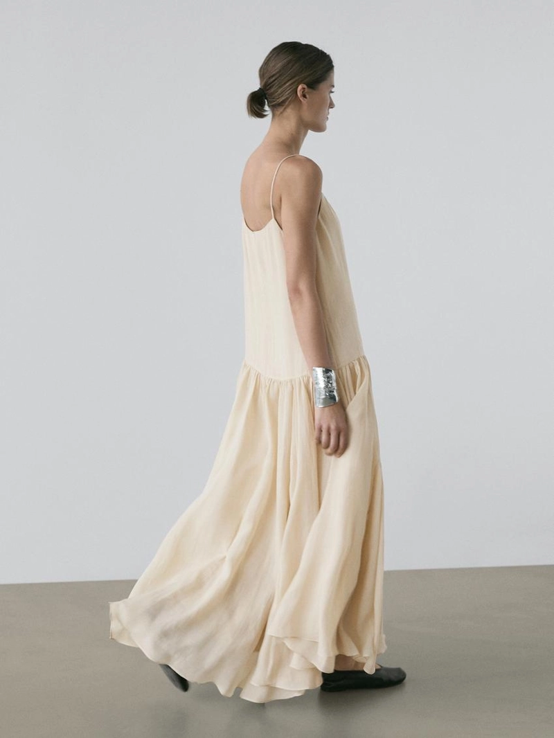 Платье миди с плиссированными деталями