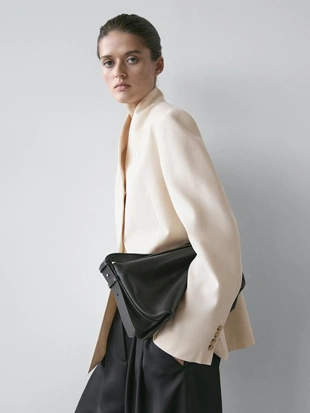 Тройка из атласа с высоким воротником- Заказать в России