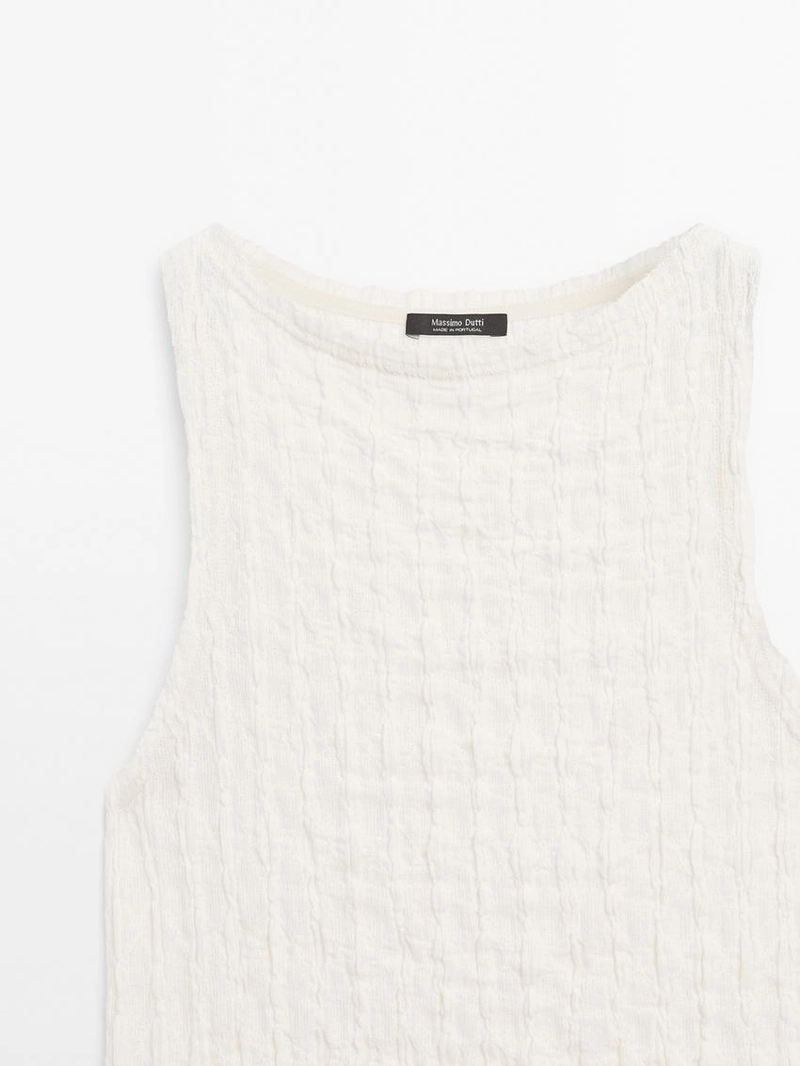 Топ из смесового хлопка сборками