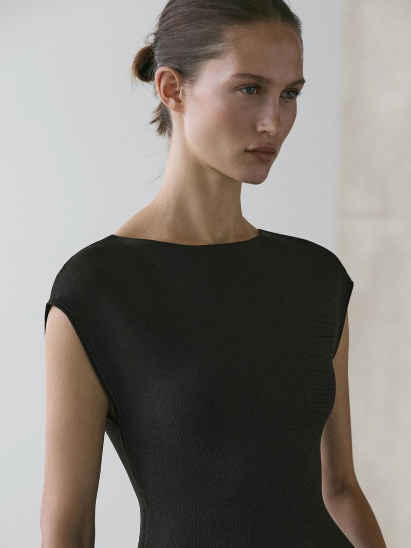 Вязаный топ с круглым вырезом