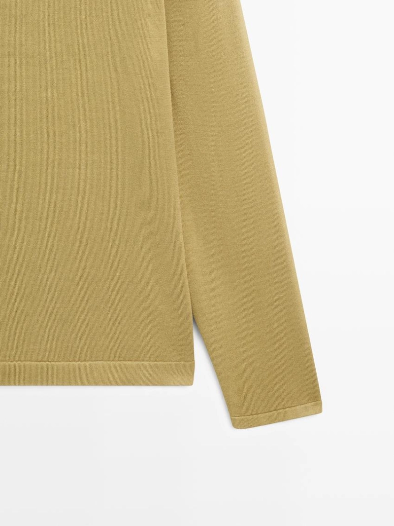 Свитер из хлопкового трикотажа с круглым вырезом