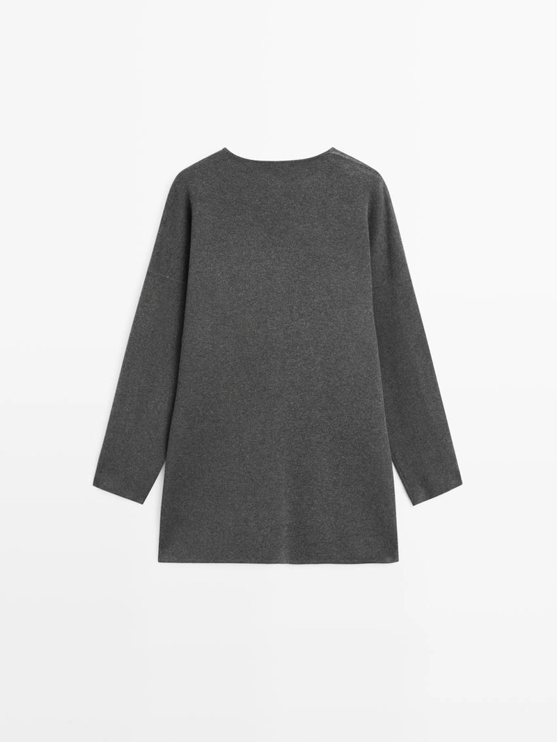 Длинный вязаный кардиган с круглым вырезом