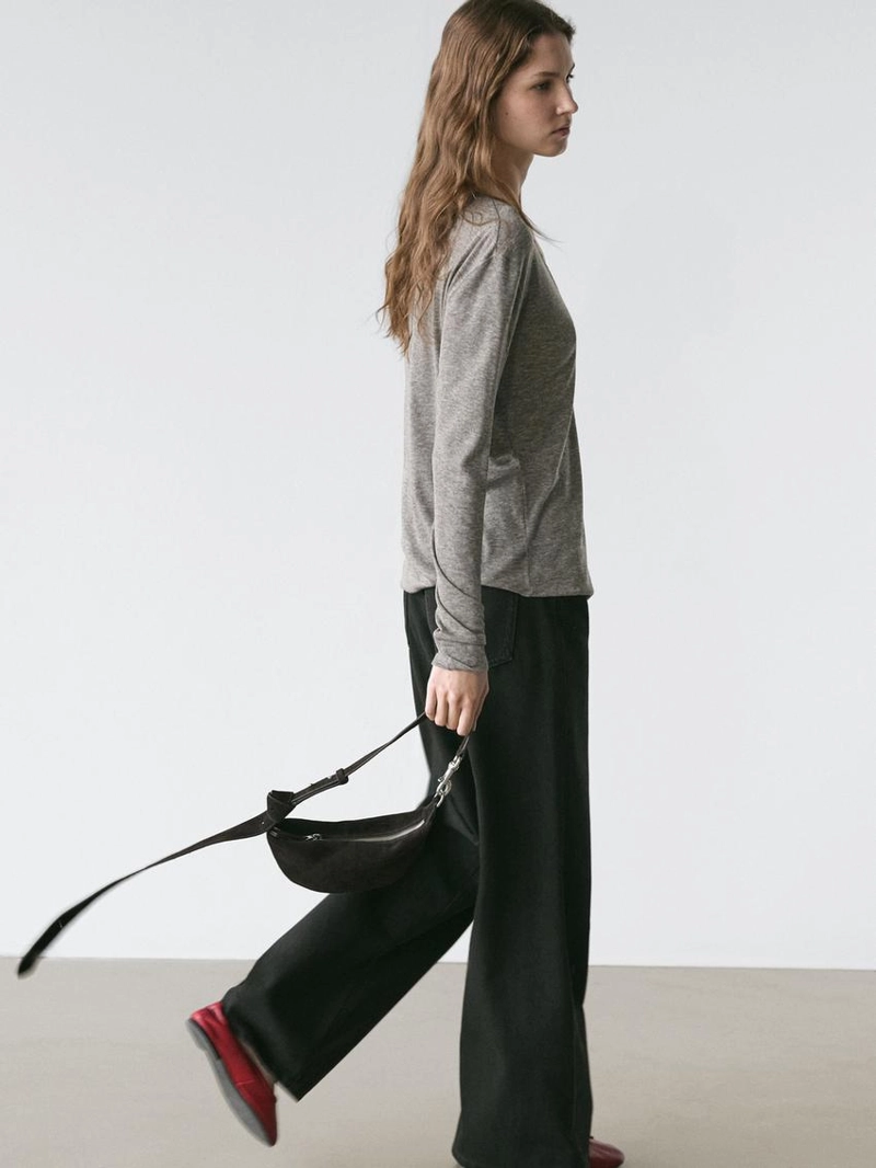 Футболка с v-образным вырезом и деталями из кружева