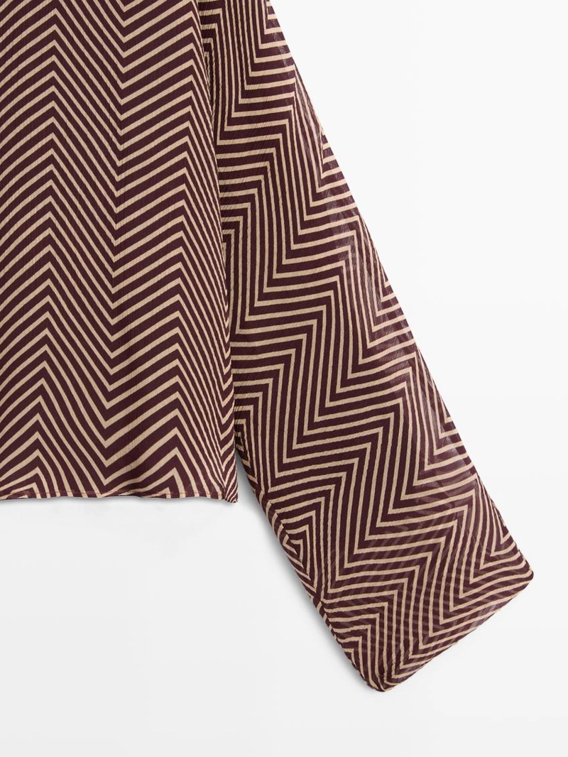 Блузка с геометрическим принтом