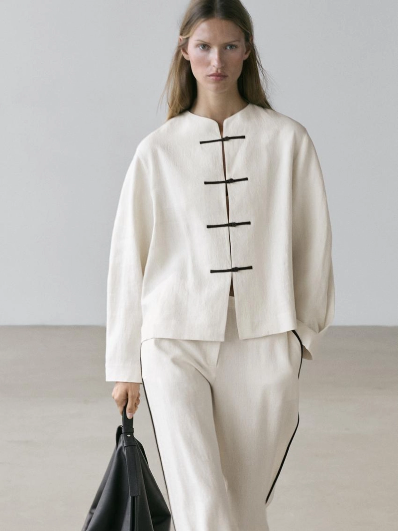 Льняная рубашка-овершерт с деталями на пуговицах