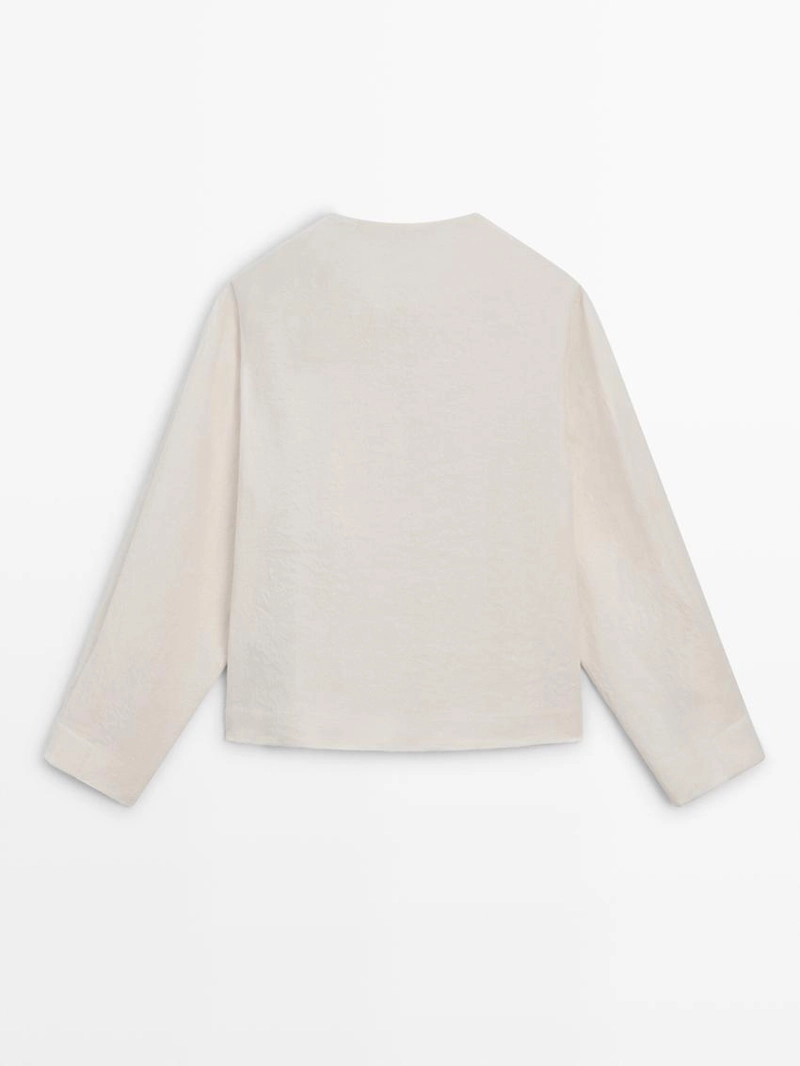 Льняная рубашка-овершерт с деталями на пуговицах