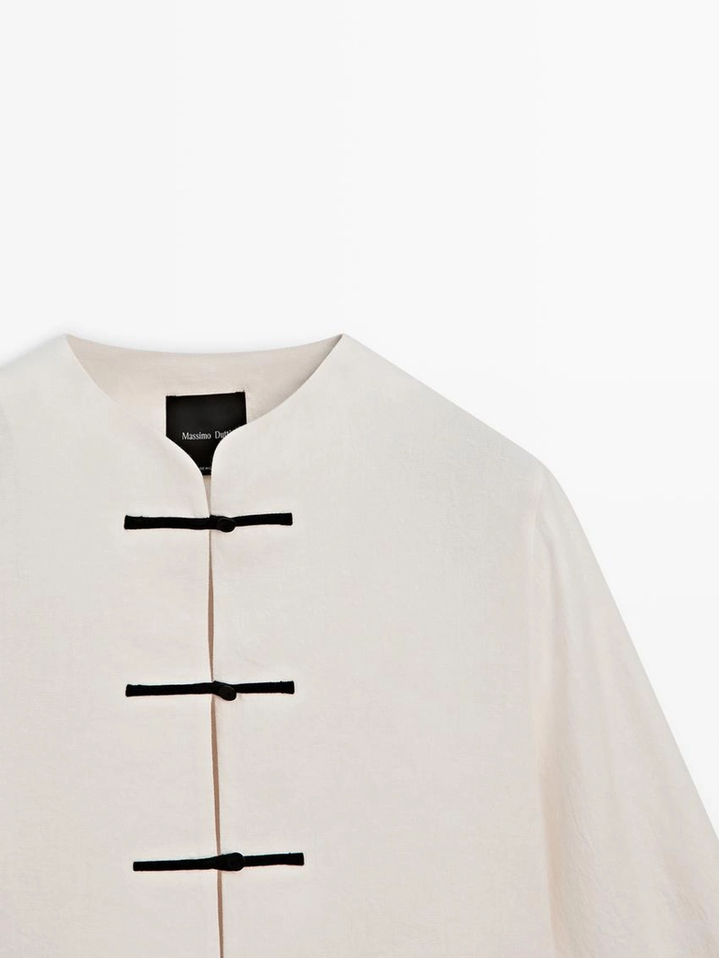 Льняная рубашка-овершерт с деталями на пуговицах