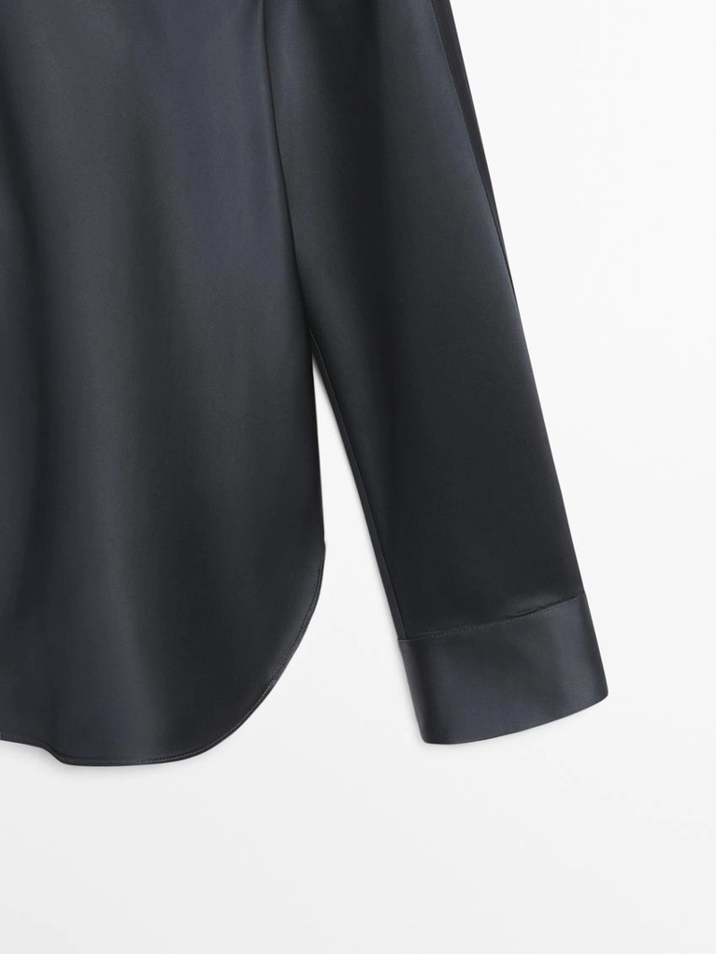 Рубашка из шелковистой атласной ткани