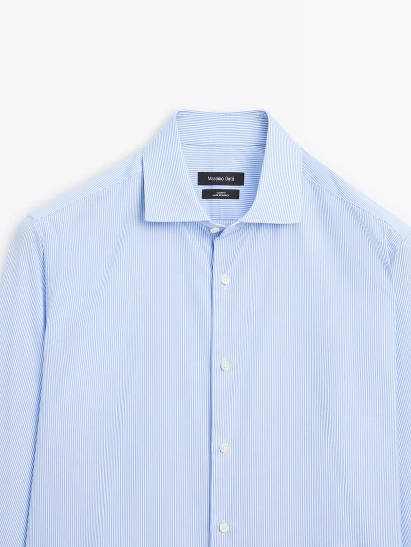 Рубашка из тонкой полосатой ткани в облегающем фасоне