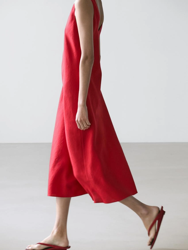 Сарафан из льна с тонкими бретелями