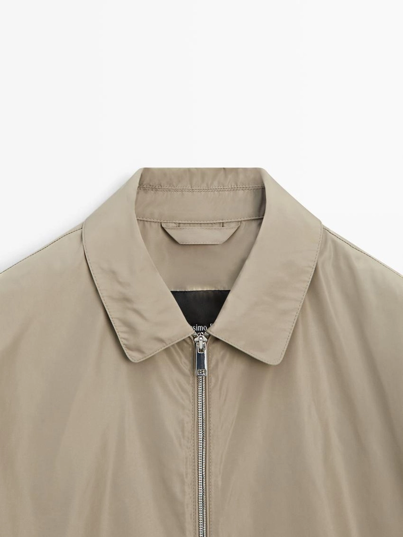 Куртка из легкого материала