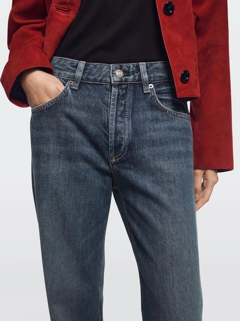 Джинсы с широкими штанинами средней посадки