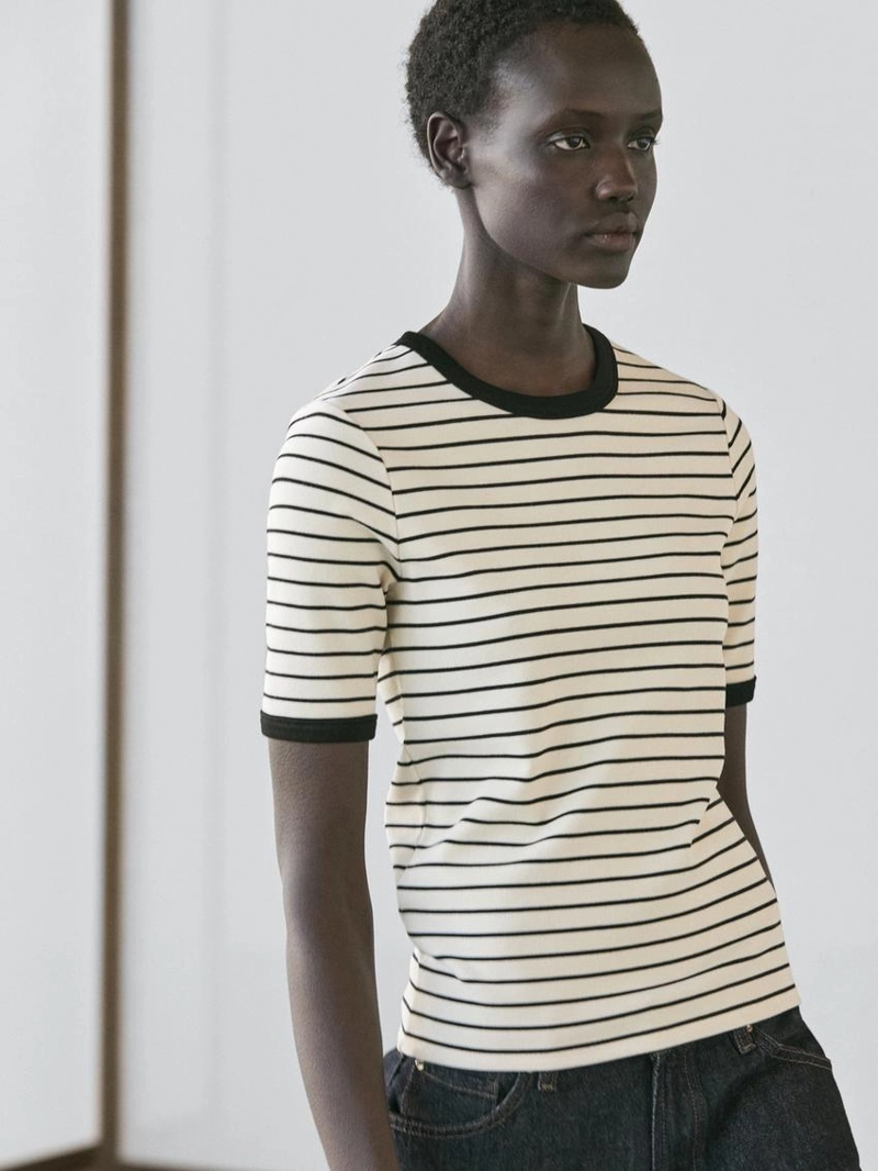 Футболка с короткими рукавами в полоску контрастного цвета