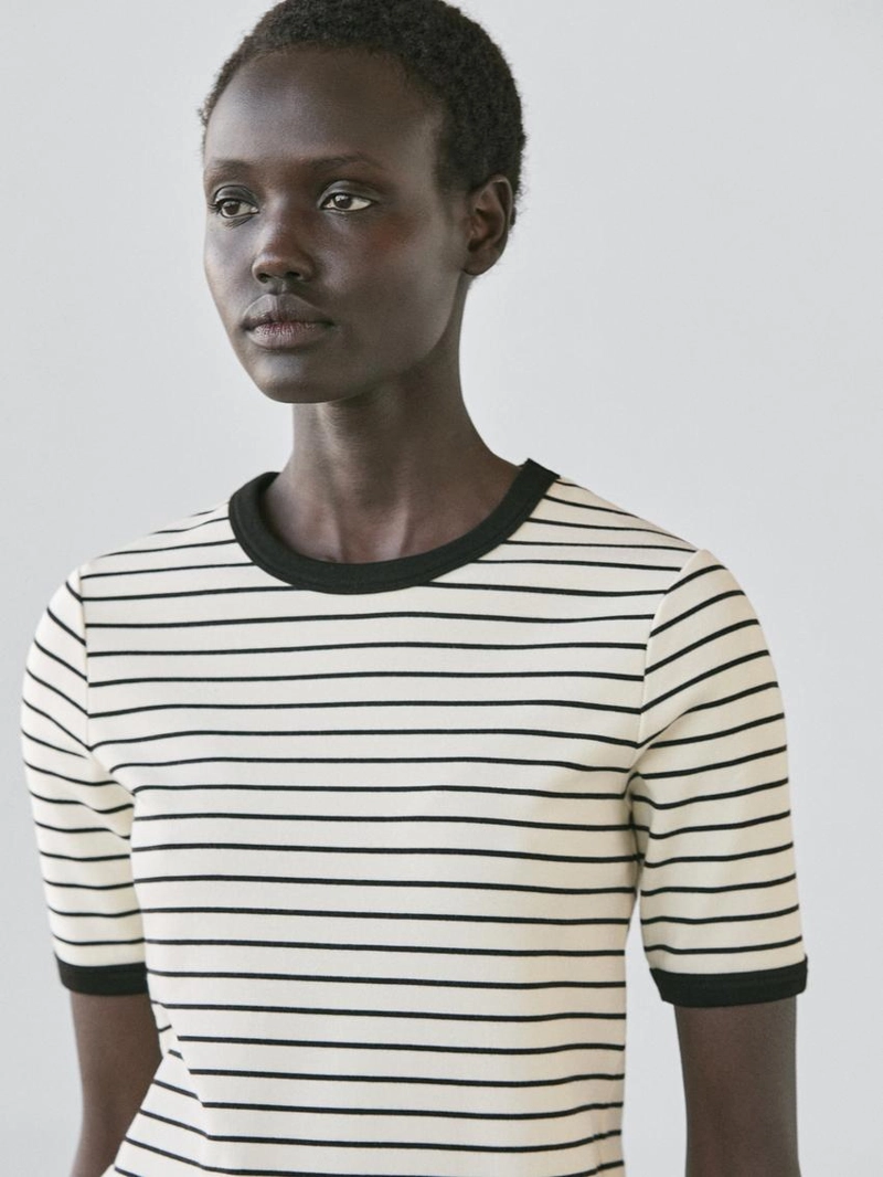 Футболка с короткими рукавами в полоску контрастного цвета